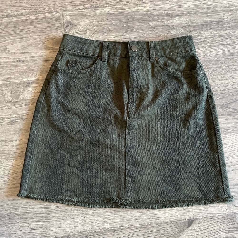 Hollister Snake Print Ultra High Rise Green Skirt